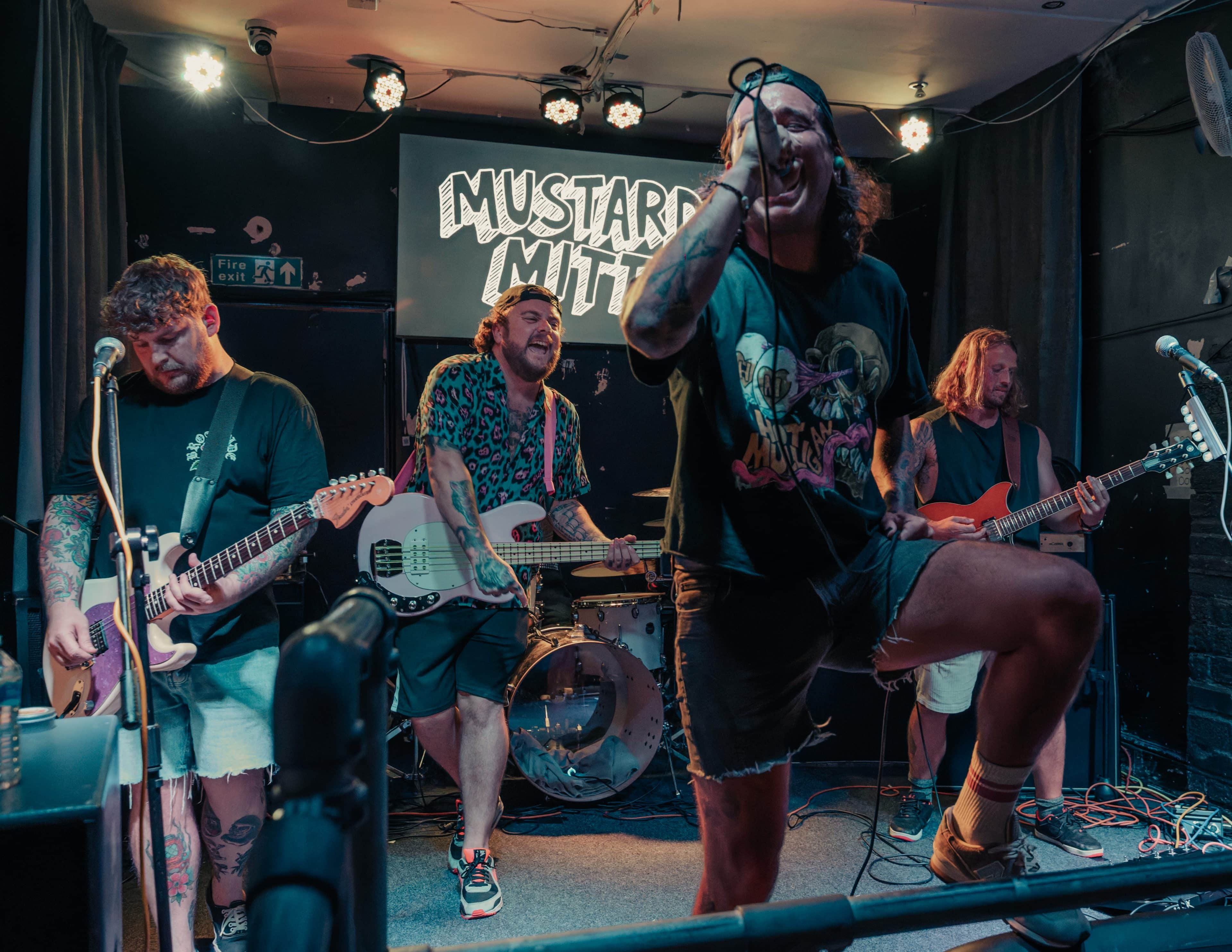Mustard Mitt | Victoria Inn | 10/07/2026